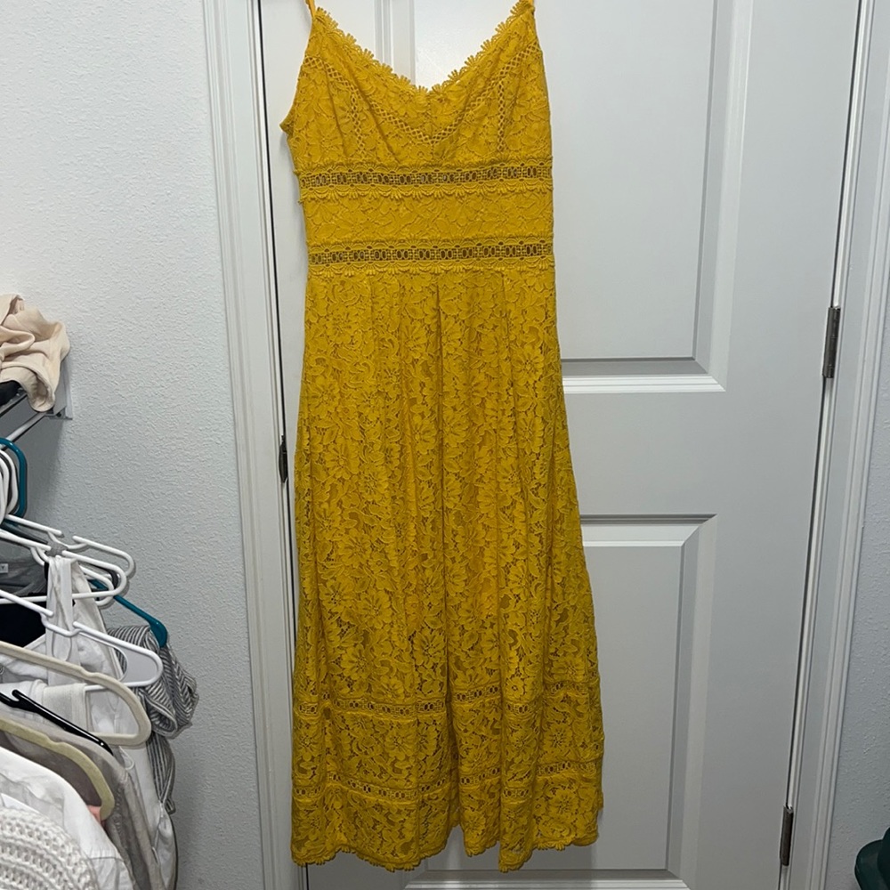 Beautiful Yellow MIDI Dress - NWT - Size Small